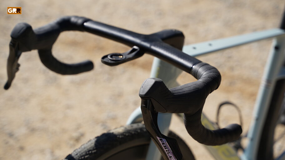 Manillar integrado de carbono